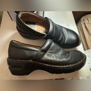 Black Leather BOLO Slip-On Shoes/clogs nursing shoes work shoes sz 9